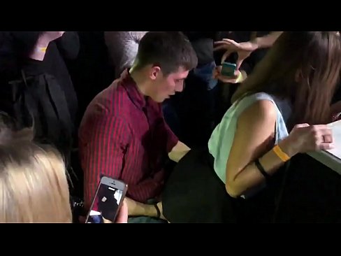 ❤️ Kugonana kwenikweni mu kalabu yausiku yaku Russia. Mtsikana wazaka 18 waku Russia ku anus ndi nyini adathamangitsidwa mu kalabu yausiku ️  pa ny.dewporn.ru  ️❤