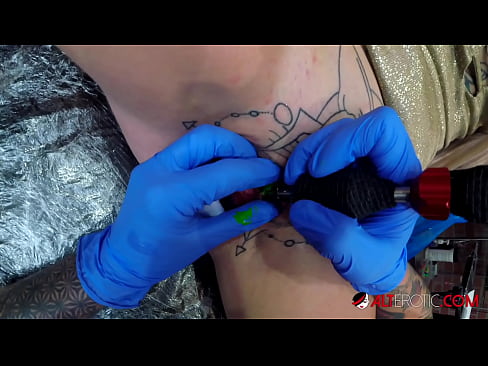 ❤️ Sully Savage yemwe anali wotentha kwambiri yemwe anali ndi tattoo adadzilemba pa clitori ️ pa ny.dewporn.ru ️❤